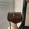 Moda Outono 2025 Nova Cor Sólida Concha Prensada Casual Casual Grande Capacidade Bolsa de Ombro Transversal para o Dia a Dia Bolsa Sela Feminina