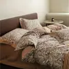 Conjunto de cama de quatro peças, espesso, 100% algodão, escovado, com 60 peças, apresentando um padrão floral francês vintage de algodão puro, adequado para outono e inverno
