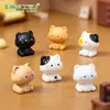 Miniatura de paisaje linda gatito siamés sentado vaca figura decoración DIY accesorio para colgar adorno de escritorio