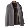 Chaqueta de lana hecha a mano para hombre con cuello de solapa, cierre de cremallera, forro desmontable de plumón de pato blanco al 90%, adecuada para hombres de mediana edad, una prenda exterior de negocios cálida y elegante para el invierno