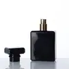 Al por mayor en stock 30ml botella cuadrada plana de vidrio negro brillante con cierre de bayoneta botella cuadrada para perfume botella secundaria cosmética botella con atomizador