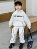 Conjunto de Sudadera con Cordón Negro y Gris para Niños, Atuendo Casual Deportivo de Dos Piezas con Mangas Largas Estiloso para Primavera y Otoño para Niños Pequeños