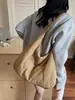 Bolso cruzado plisado ligero de gran capacidad para mujer 2025 Nuevo estilo japonés Bolso de hombro Bolso tote casual para ir al trabajo