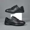 Novos Sapatos Casuais de Couro Masculino 2026, Vazados, Respiráveis, Modernos, Versáteis, Sapatos Masculinos, Sola Macia, Finos, Leves, Sandálias