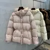 Jaqueta de Algodão Slimming com Cintura Marcada Estilo Designer para Inverno Feminino 2026 Nova Moda Simples Versátil Casaco de Algodão Grosso e Quente