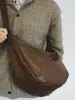 2026 Nuevo Modelo Bolsa de Motocicleta de Gran Capacidad para Hombre Bolso Cruzado de un Solo Hombro Moderno Bolso Hobo Retro Tipo Dumpling
