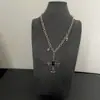 Estilo Punk Dark Pingente Cruzado Cravejado com Diamante Negro Colar com Borla de Coração Corrente para Clavícula com Toque de Luxo Gargantilha Personalizada