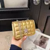 Bolso Pequeño Cuadrado Tachonado con Estrellas Estilo Nuevo 2025, Personalizado, Sencillo, Moderno, Bolso de Cadena Casual, Bolso Monoprenda Cruzado de Color Sólido para Mujer