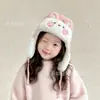 Chapéu de pelúcia infantil para outono e inverno, novo chapéu de aviador de urso de desenho animado fofo para menino, chapéu quente com proteção para as orelhas para menina