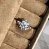 Estilo Minimalista Personalidad Lujo Ligero Nicho Retro Azul Zafiro Circonita Anillo Ajustable para Mujer Gama Alta Simple Moda Anillo para Dedo Índice