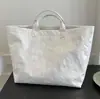 Nuevo Bolso de Mano para Mujer de Gran Capacidad, Cara Brillante de Nicho, Moda Vintage, Bolsa de Compras de Papel DuPont, Bolso Tote Casual Simple