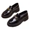 Zapatos de Cuero Estilo Británico Negros para Mujer, Nuevo Modelo Primavera 2025, Mocasines Patentados Slip-On de Tacón Grueso con Suelas Gruesas