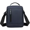 Nuevo Bolso Cruzado de Hombro Casual Estilo Coreano para Hombre Película de Cuero Repelente al Agua Múltiples Compartimentos Bolso para Viajes de Negocios