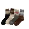 Calcetines Retro Nórdicos de Punto Fair Isle con Copos de Nieve para Mujer, Calcetines de Media Pantorrilla Negros Blancos Grises Sencillos Versátiles Estilo Universitario Calcetines Largos