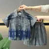 X192 Conjunto de Verão Tie-Dye para Meninos Novo Estiloso Estilo Coreano Conjunto de Duas Peças de Camisa Jeans e Shorts de Verão para Crianças Fino