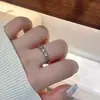 Conjunto de Anillos Abiertos Geométricos con Corazón de Pedrería Banda de Anillo Única de Nicho para Dedo Índice Versátil para el Viaje Diario de las Mujeres
