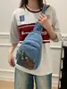 Nueva bolsa de pecho retro estilo étnico, diseño casual de mezclilla, moderna y espaciosa, bolsa cruzada versátil para el uso diario y los desplazamientos