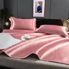 Juego de Tres Piezas de Alfombrilla de Seda de Hielo con Borde Ligero de Carbono Alfombrilla Suave de Verano Plegable Verano Lujo Ligero Antideslizante Alfombrilla con Aire Acondicionado