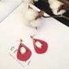[Colección Roja] Pendientes rojos cálidos de moda estilo coreano simples versátiles pendientes largos de bola de pelo tela cristal