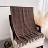 Novo Cachecol/Xale Xadrez de Alta Qualidade, Quente para Outono e Inverno, Versátil para Casais, com Franjas, Cachecol de Faux Cashmere