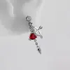 Brinco Original Exquisito com Ponta para Mulheres Coreano em Forma de Coração Flecha Vermelho Escuro Espinho de Diabo Stud Brinco de Osso da Orelha Pingente Acessório de Orelha