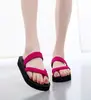 Chinelo feminino chinelos sandálias femininas roupa exterior atacado personalizado moda de verão transfronteiriço dedo sola grossa comércio exterior praia online vermelho