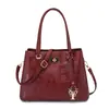 Bolsa Tote 2026 Moda Grande Capacidade Franja Bolsa Feminina Carta em Relevo Bolsa de Mão Feminina Bolsa de Ombro Transversal