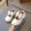 Sapatos de Menina Sapatos de Princesa de Couro Infantil 2025 Novo Primavera Tendência Sapatos de Princesa com Laço de Velcro para Meninas