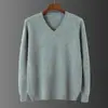 Suéter holgado y grueso de lana pura con cuello en V para hombre, camisa informal de punto de color liso para negocios, otoño e invierno, nuevo