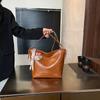 Bolso Bucket Niche para Viajero 2025 Nuevo Bolso Cruzado de Cuero Vintage Encerado al Aceite de Gran Capacidad para Viajero Bolso Tote de Alta Gama