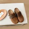 Versão em couro bovino~Sapatos Birkenstock de couro macio sola grossa aumento biqueira chinelos uso externo feminino decoração com fivela de metal sapatos preguiçosos de calçar