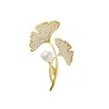 Broche de Ginkgo de Alta Gama Diseño Femenino Sentido del Diseño Nicho Pin de Perla Hebilla para Pañuelo de Seda Antiluz Decoración de Ramillete Fijo para Ropa