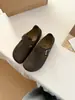 Zapatos Birkenstock impermeables retro todo incluido para mujer, nueva colección de otoño 2026, piel genuina, suela plana, hebilla metálica, zapatos casuales, zapatos de vestir versátiles