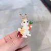 Lindo Broche de Conejo que Gotea Aceite Dibujos Animados Literario Retro Estilo Coreano Nuevo Hebilla Fija Pin para Solapa de Traje Chaqueta