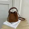 Bolso Pequeño Marrón Maillard Vintage 2026 Nuevo Bolso Cruzado Casual Versátil para Mujer Bolso de Cubo Exquisito para Llevar en la Mano