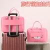Bolsa de cosméticos portátil de grande capacidade para estudantes; bolsa de viagem de feltro com desenho animado; bolsa de bagagem para viagens curtas; bolsa de ombro de feltro