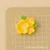 Acessórios de resina fofos de desenho animado em cor sólida de flor de pêssego, presilhas de cabelo DIY, joias, cola cremosa e materiais para fazer tamancos - atacado