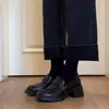 ¡Mercancía en stock enviada en segundos! Zapatos pequeños de cuero estilo británico para mujer, correa de doble fila, versátiles, slip-on, tacón grueso, zapatos individuales, suela gruesa, mocasines