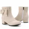 26 Comercio exterior transfronterizo talla grande sitio web independiente otoño e invierno botas para mujer con cordones, tacones gruesos, remaches, punta redonda, estilo elegante, botines casuales al por mayor