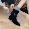 Botas femininas de salto médio com bico quadrado e fivela para comércio exterior transfronteiriço, novas botas curtas pretas slip-on outono e inverno, botas Martin de salto grosso emagrecedoras