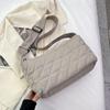 Bolsa Popular Feminina 2024 Nova Ins Moderna Super Arrasadora Bolsa de Tecido de Nylon Combina com Tudo Grande Capacidade Ombro Transversal