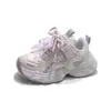 Tênis Dad Shoes Infantil 2026 Primavera/Outono Novo Estilo Coreano Sapatos Esportivos com Laço para Meninas Tênis de Corrida Respirável com Malha