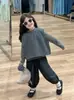 Outono e inverno de 2024 novas roupas infantis coreanas para meninas estilo Mori colete em camadas camisa de manga comprida listrada calças bombacha