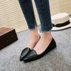 Mocassins Femininos da Moda 2025 Primavera/Verão Novos de Bico Fino, Flats Confortáveis, Sola Macia, Sapatos Versáteis Slip-On para Mulheres