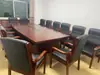 Mesa de Conferencias Madera Maciza Piel Mesa Larga Combinación Mesa y Silla de Oficina Mesa de Conferencias Pintada Mesa de Rayas Mesa de Negociación Simple Moderna