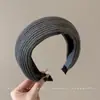 Nueva diadema de ala ancha 2026 para mujer, diseñada para levantar la línea del cabello y mantener el cabello en su lugar mientras te lavas la cara, con un estilo retro adecuado para otoño e invierno, y ofreciendo un aspecto sofisticado