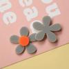 Pendientes de acrílico con diseño elegante de verano con costuras en contraste de colores y pequeñas flores, accesorios para el cabello, carcasas para teléfono móvil, venta al por mayor