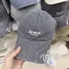 Boné de Baseball Casual Versátil Slim-Fit com Letras Desgastadas e Teto Macio para Mulheres, Chapéu de Sol Respirável com Proteção Solar para Primavera e Verão