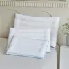 Almofada Elegante Verde 100% Algodão Dupla Face Tridimensional Ultrassuave, Almofada Baixa para Suporte do Pescoço e Auxílio ao Sono, Núcleo de Almofada Baixo Macio Único para Uso Doméstico
