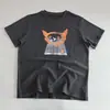 Camiseta Feminina Manga Curta Estampa de Gatinho Cartoon Delicada e Soltinha, Cinza Escuro, Versátil, Casual e Personalizada para a Primavera